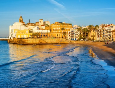 Day Charter Barcelona - Sitges BESO BEACH